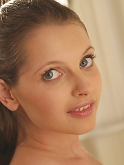 Liona Levi posing before mirror