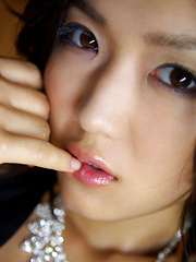 Noriko Kijima Asian with sexy lips and juicy bum is perfect model